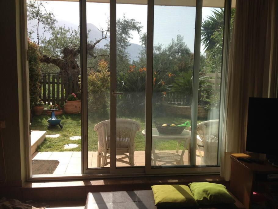 Ησυχες Διακοπες Villa Kalamáta Buitenkant foto