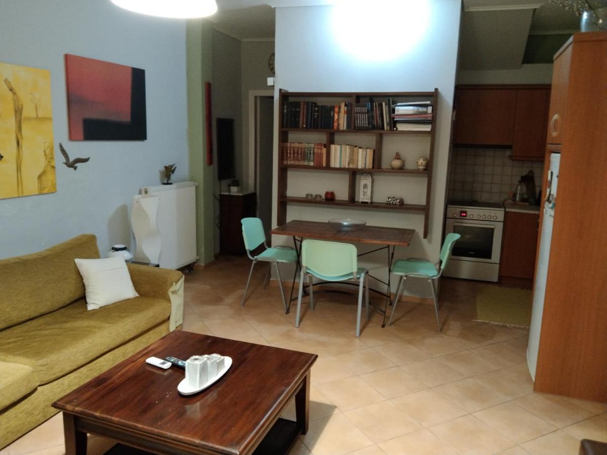 Ησυχες Διακοπες Villa Kalamáta Buitenkant foto