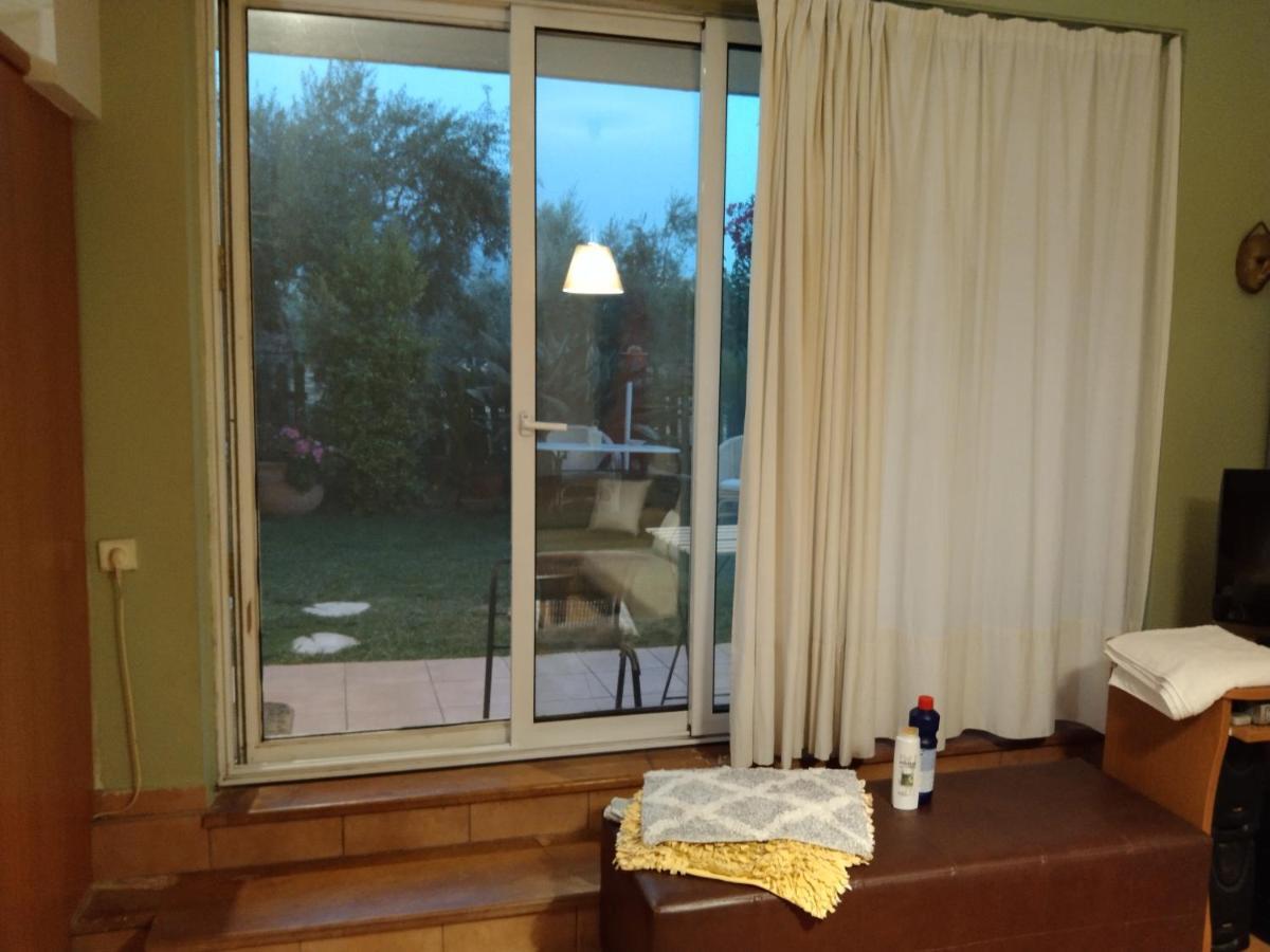 Ησυχες Διακοπες Villa Kalamáta Buitenkant foto