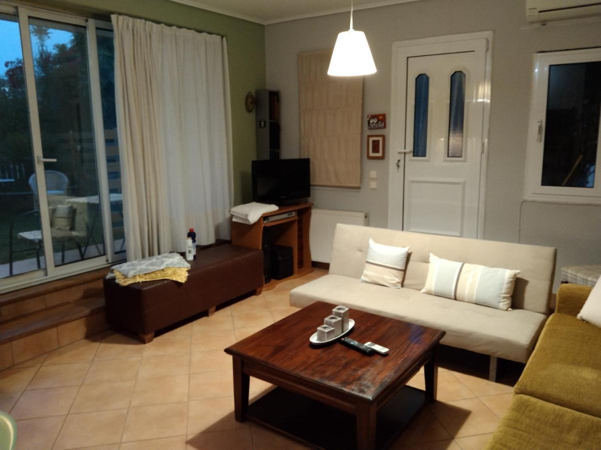 Ησυχες Διακοπες Villa Kalamáta Buitenkant foto